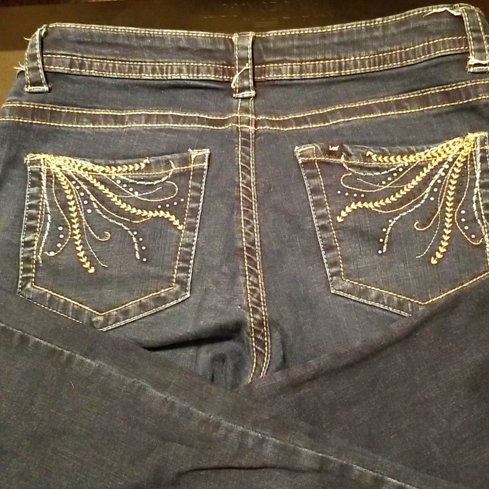 Womens Lee Jean's. Double stitched. Excellent condition.